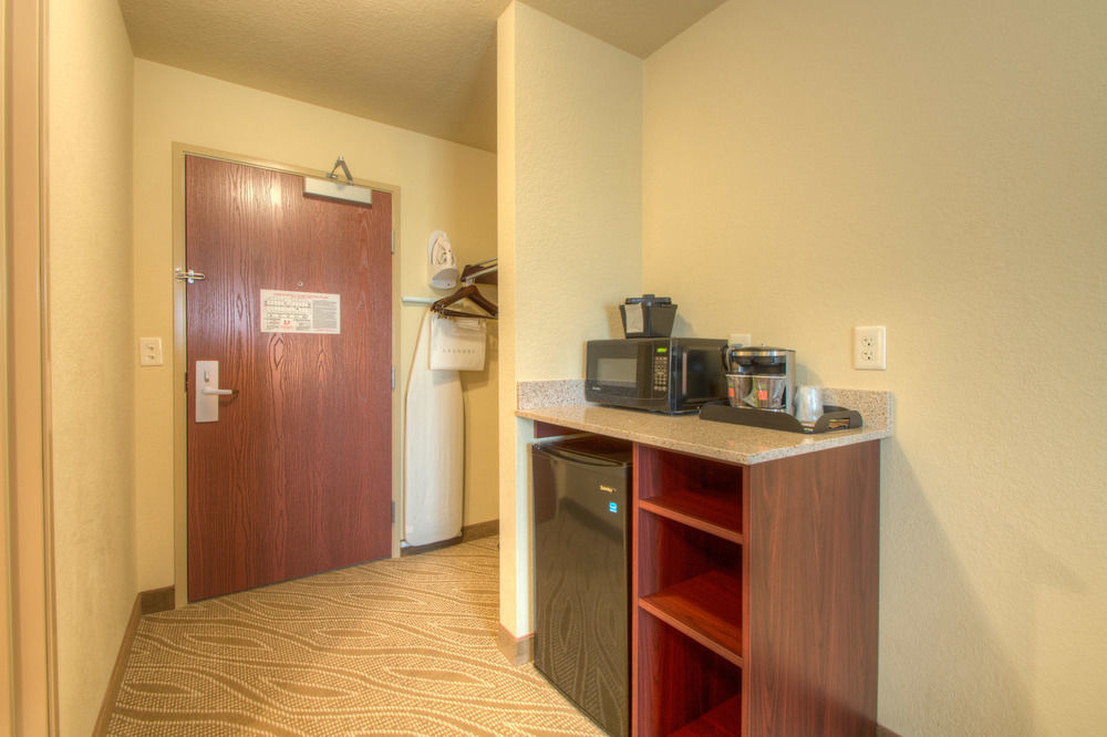 Cobblestone Inn & Suites - Holyoke Bagian luar foto
