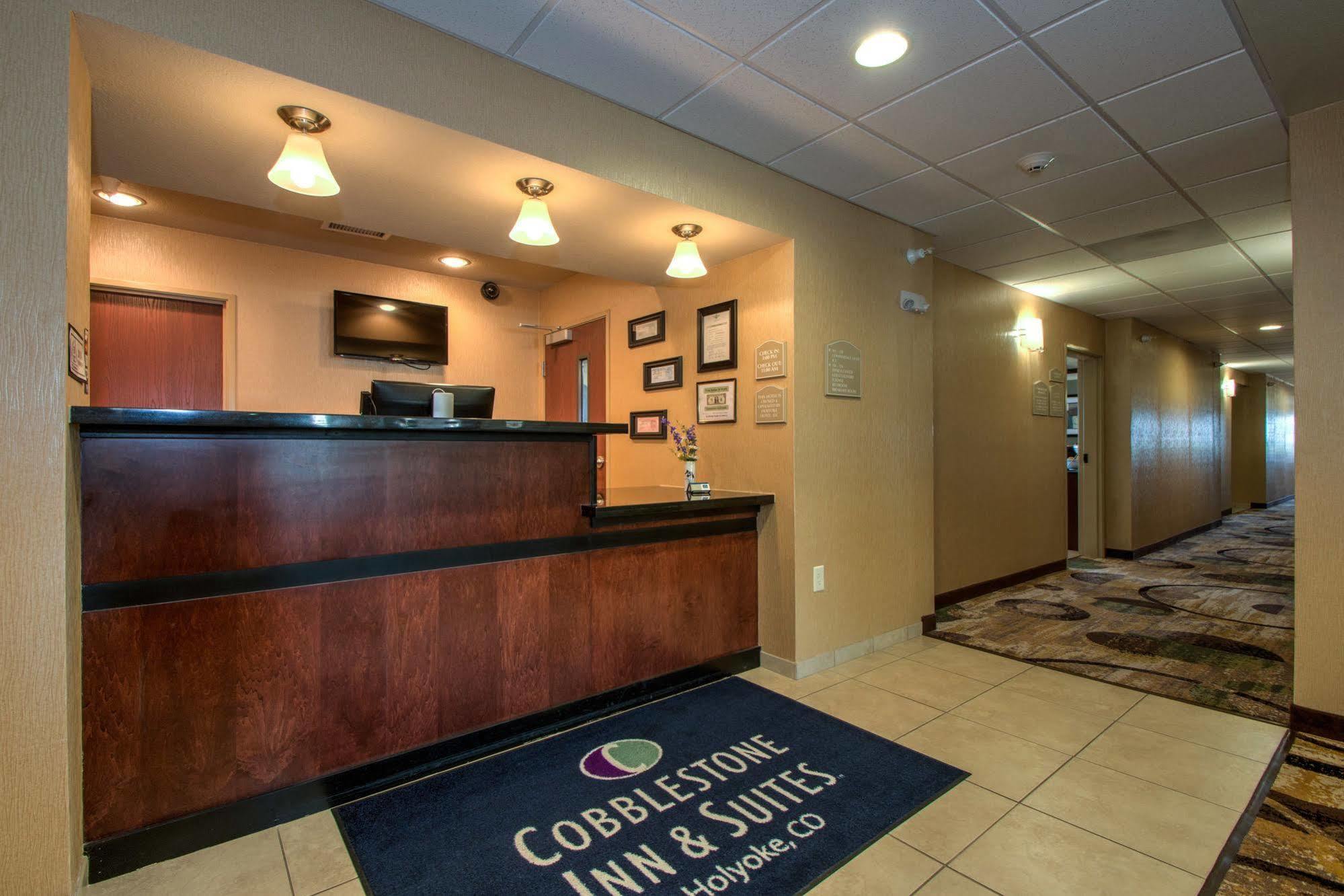 Cobblestone Inn & Suites - Holyoke Bagian luar foto