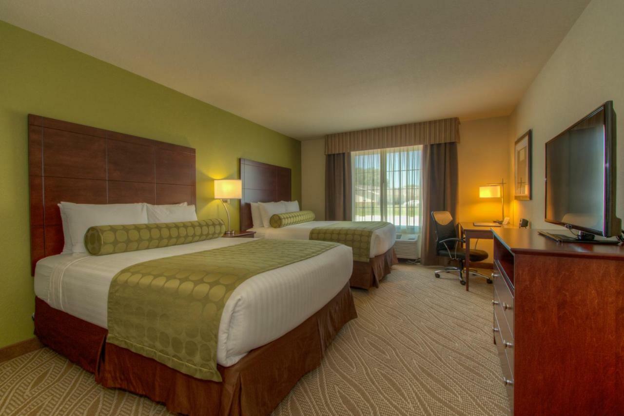 Cobblestone Inn & Suites - Holyoke Bagian luar foto