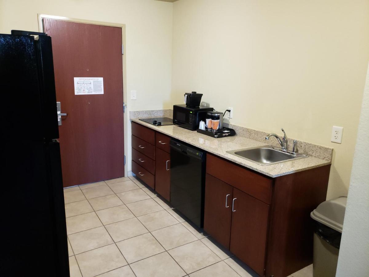 Cobblestone Inn & Suites - Holyoke Bagian luar foto